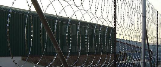 Egoza flat barrier fence